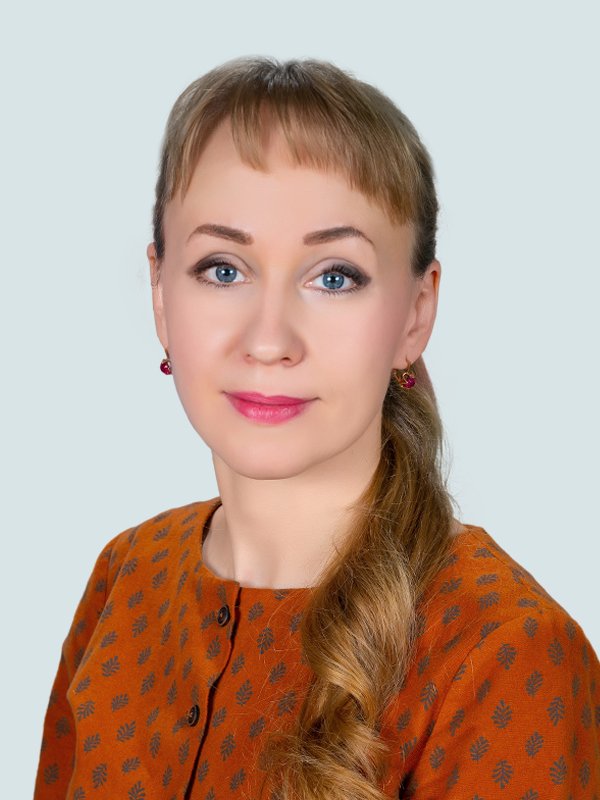 Музыкальный руководитель Комиссарова Мария Валентиновна.